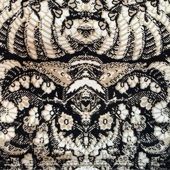 Maggy London Red & Black Printed Long Sleeve Sheath Dress - Size 16 - Picture 6 of 14